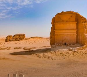 Desert scene in Saudi Arabia.